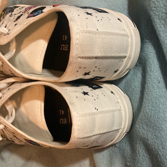 BTS shoes! BTS 21 characters! EUC! M7.5/W10 - Picture 7 of 9